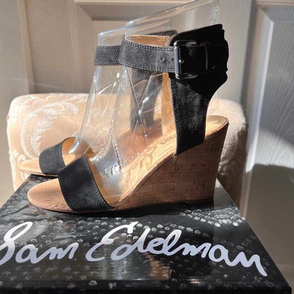 Sam Edelman Willow Wedge Sandals—black suede size 6 - Picture 3 of 4